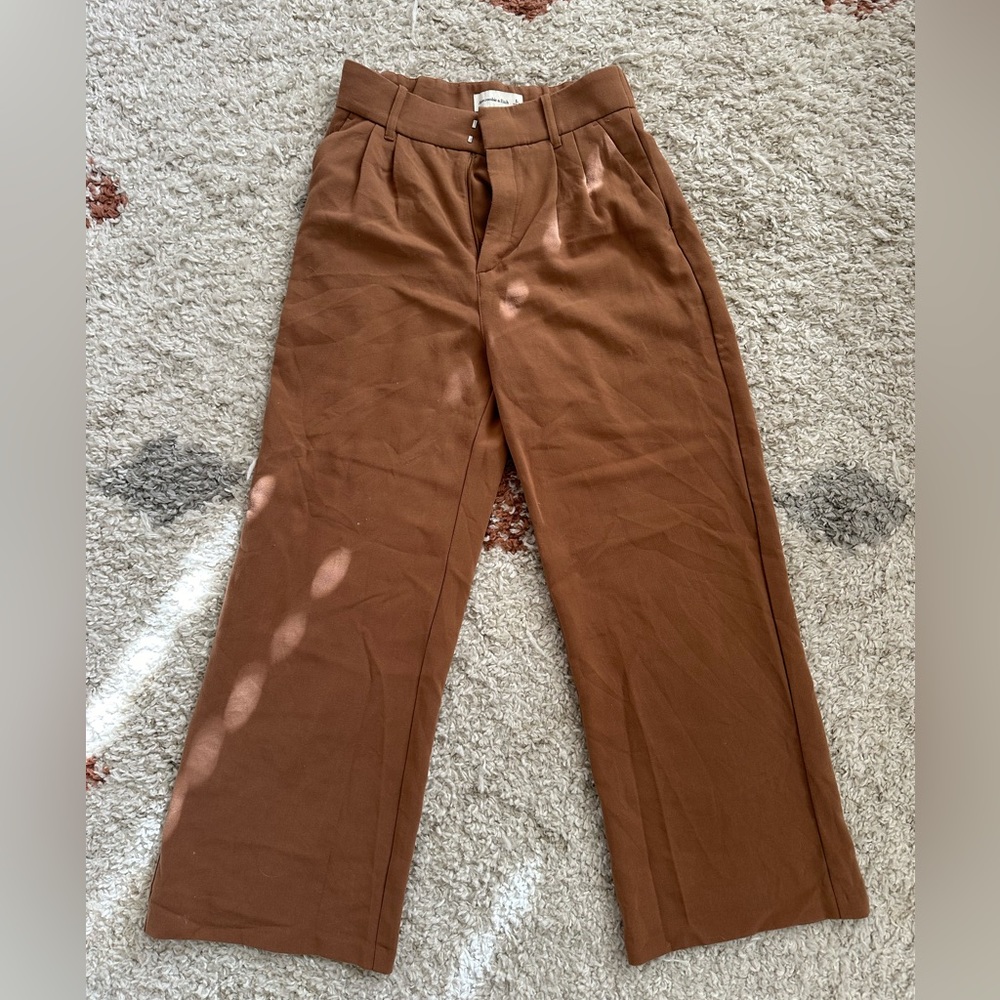 Abercrombie Sloane Tailored Pants (Size Small, Short)